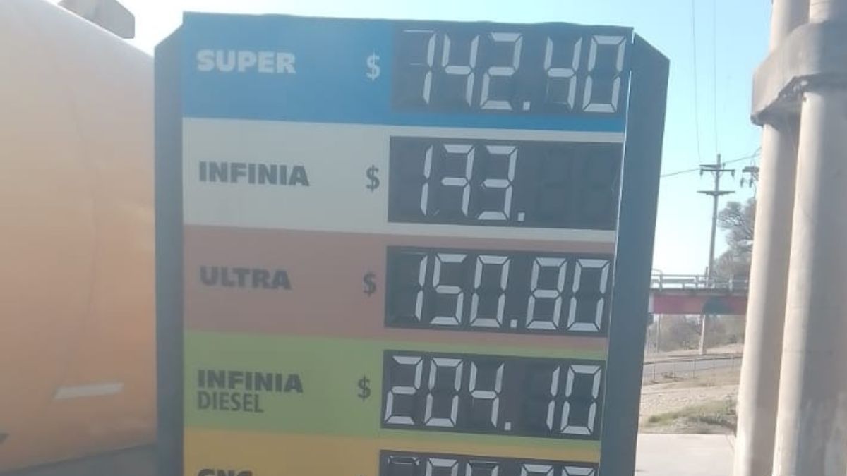 Los nuevos precios de los combustibles en una estación YPF de Palpalá