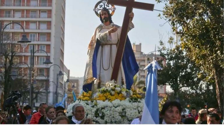 D&iacute;a del Sant&iacute;simo Salvador.