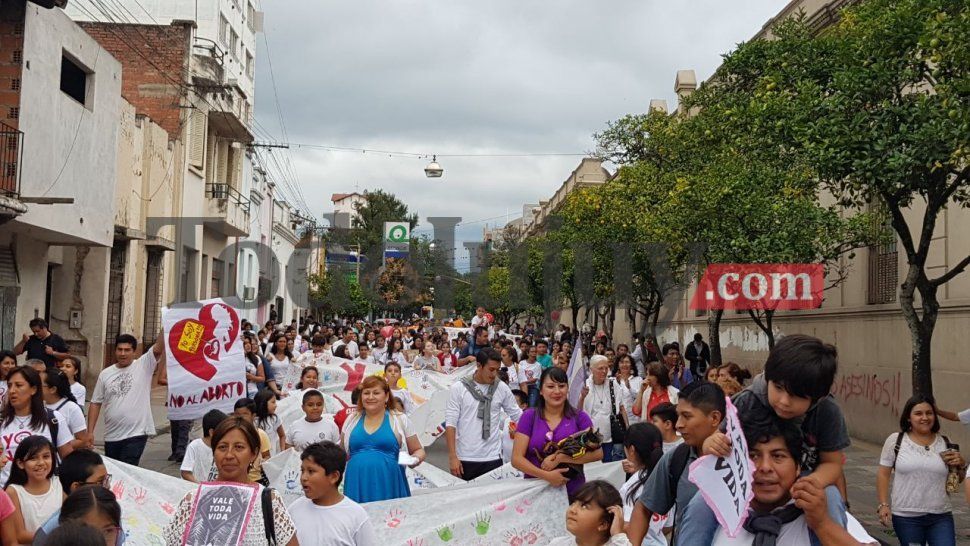 Fundaciones de Jujuy contra la legalización del aborto: Con los pobres, abrazamos la vida