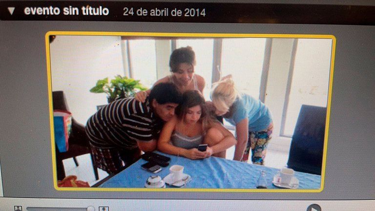 Gianina Maradona compartió fotos y una conversación inédita