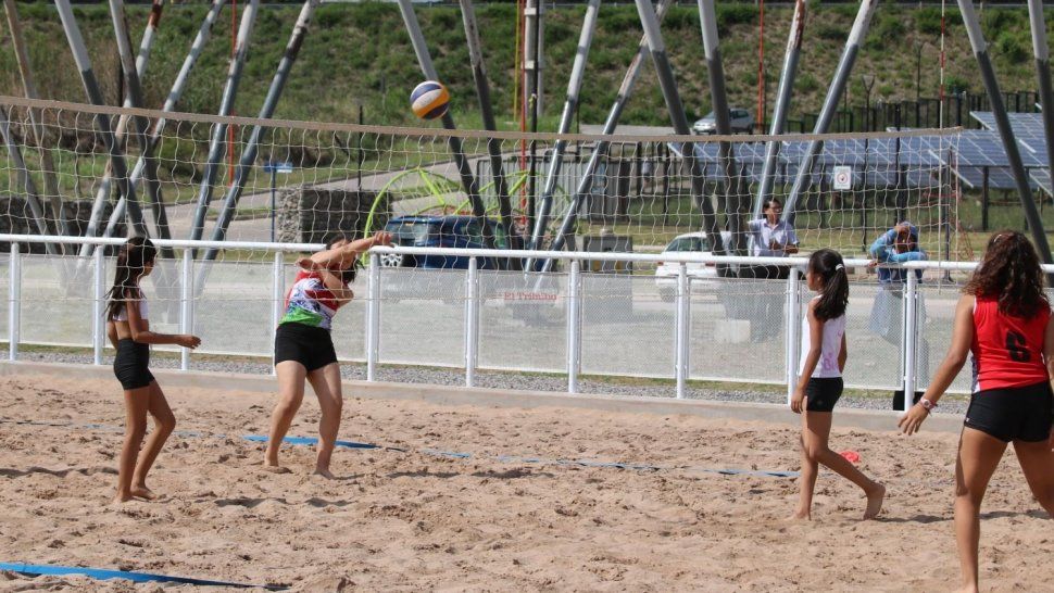 Continúan las inscripciones para fútbol, hándbol y vóley playa