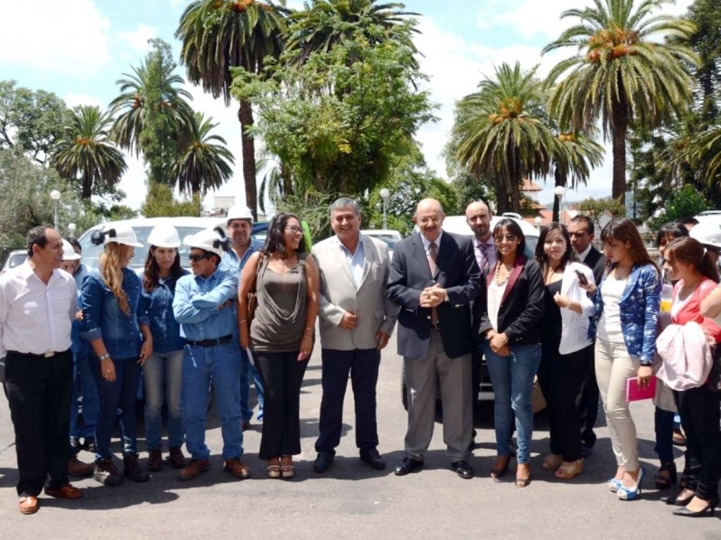Gobierno entregó equipamiento