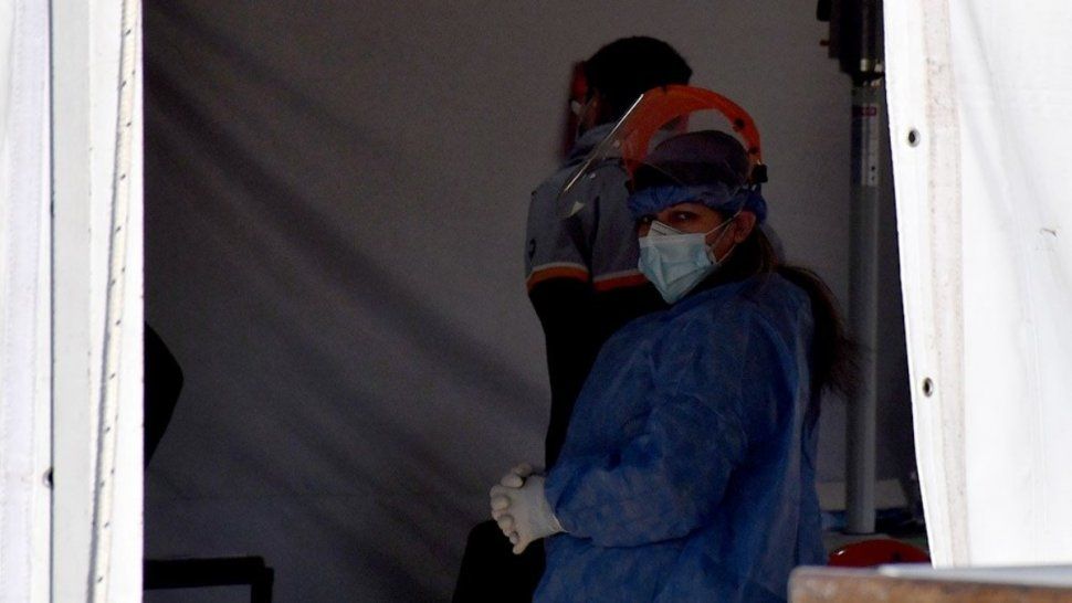 Con una sola dosis de Pfizer/BioNTech, la respuesta de anticuerpos baja al 32% para la delta y al 25% para la beta, según concluyó la investigación difundida en The Lancet.