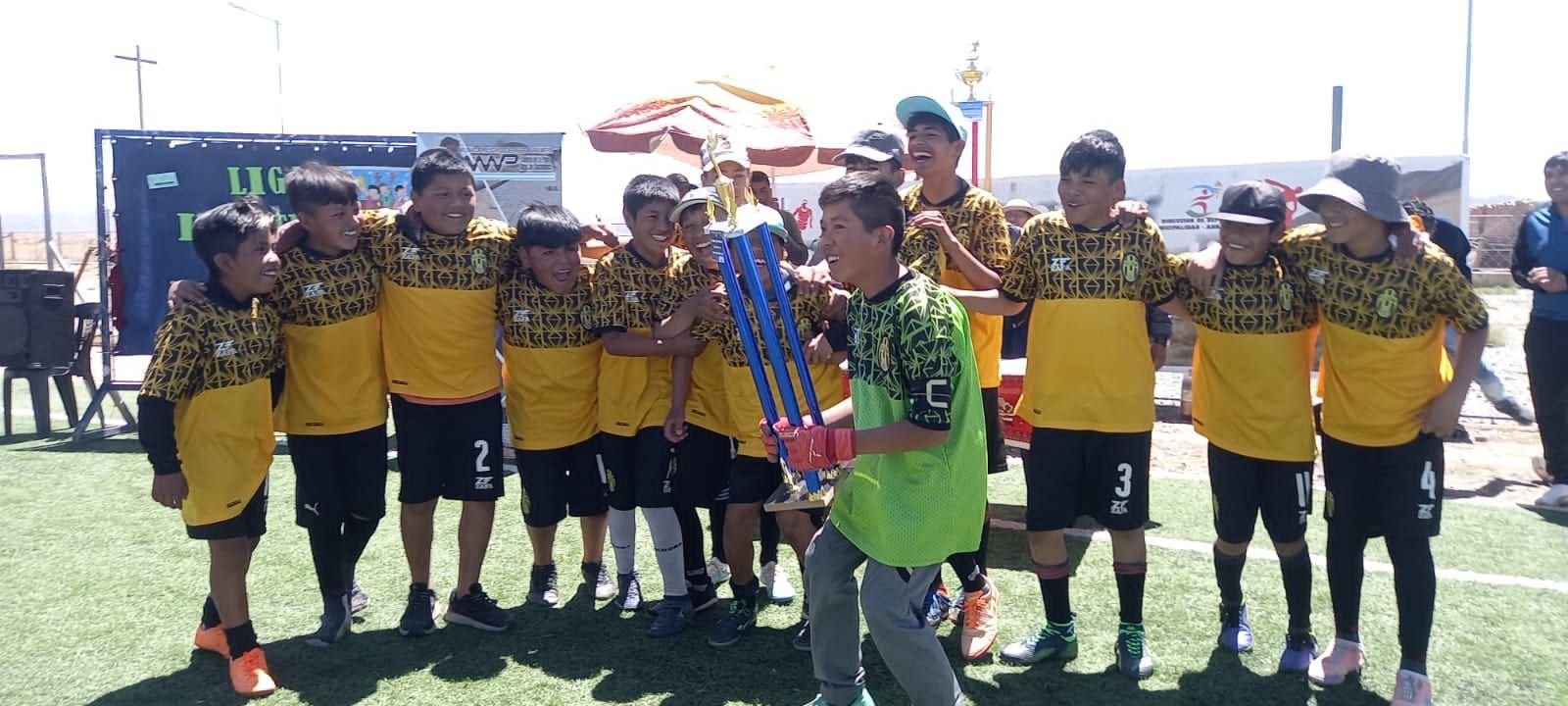 abra pampa: sonrisas en la final de la liga de futbol infantil