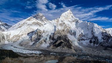 Everest: el mayor glaciar se derrite por el cambio climático