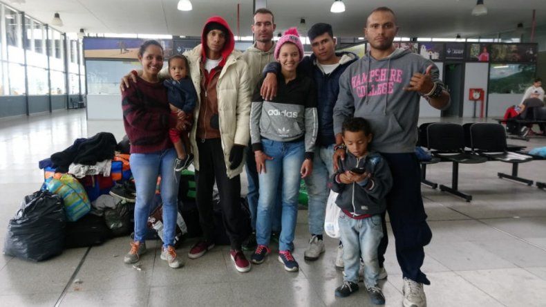 Una familia de Palpalá auxilió a los venezolanos varados en la Terminal de Ómnibus
