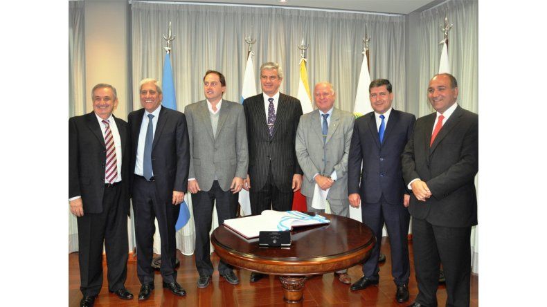 Miembros del Parlamento del NOA