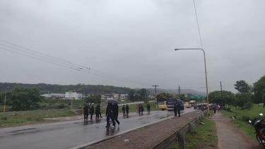 Comenzaron a levantar los cortes en el acceso sur de San Salvador de Jujuy.