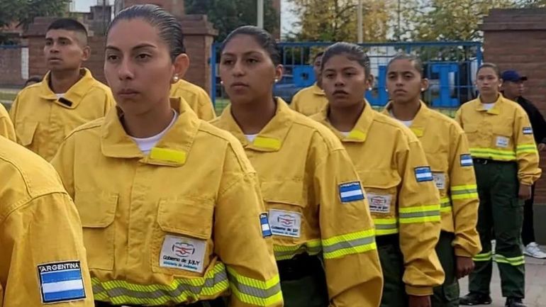 Hay un cupo de 50 personas, con un 30% para mujeres y un 70% para hombres.