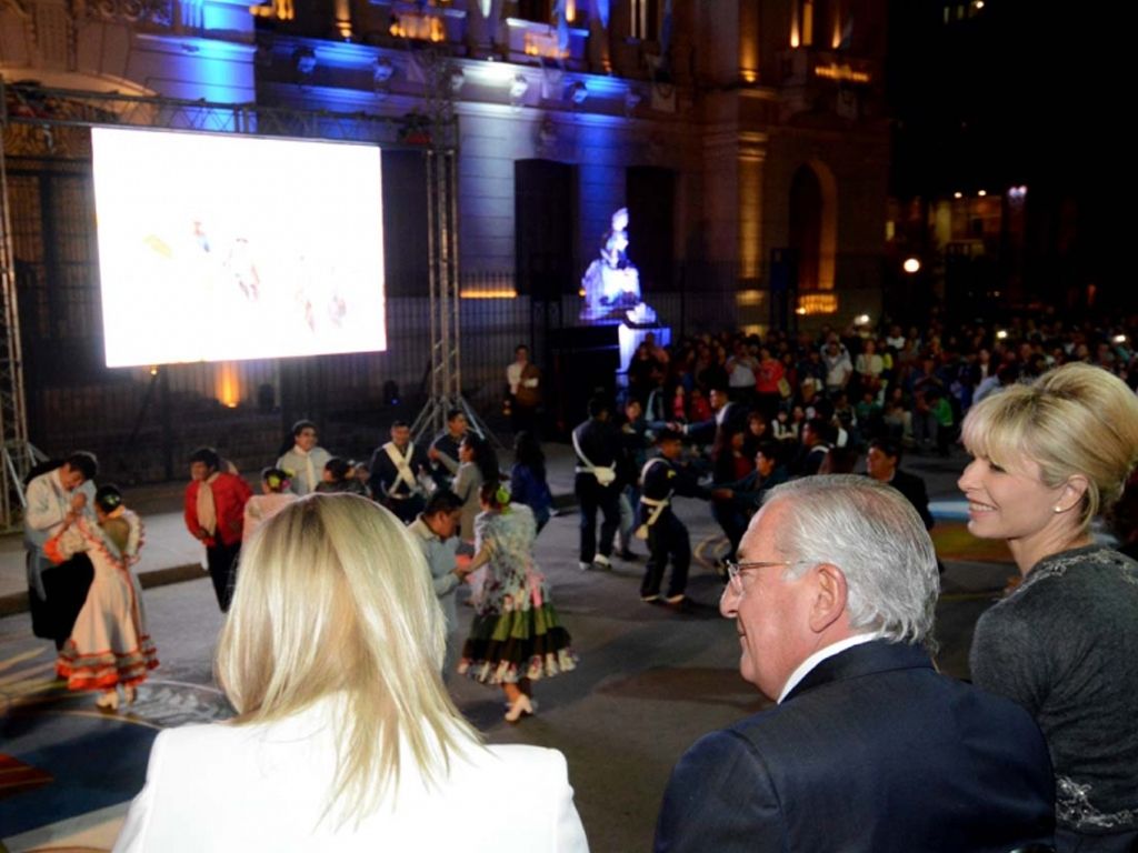 Fellner junto a Carina Rabolini