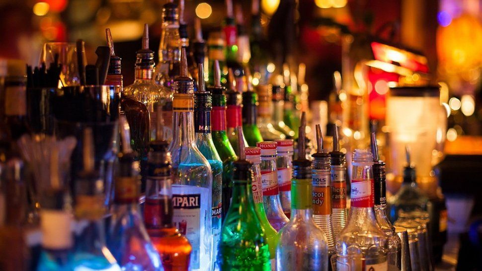 El alcohol aumenta riesgo de cáncer pero el café puede prevenirlo.&nbsp;