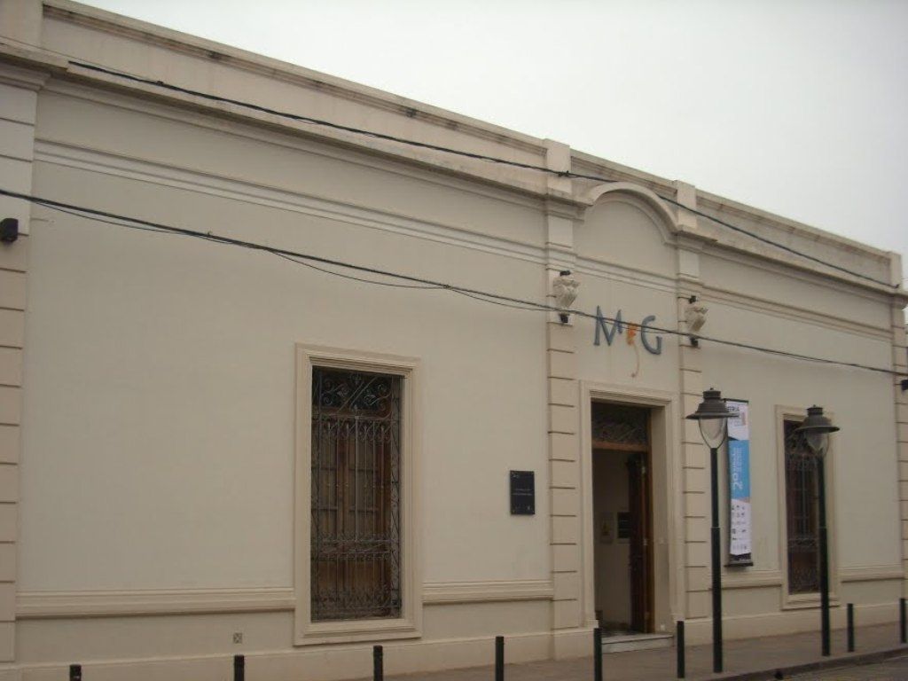 Presentación en Macedonio