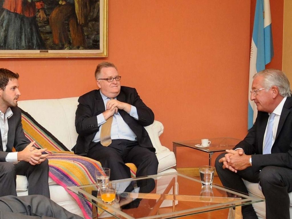 Reunión en la Casa de Jujuy