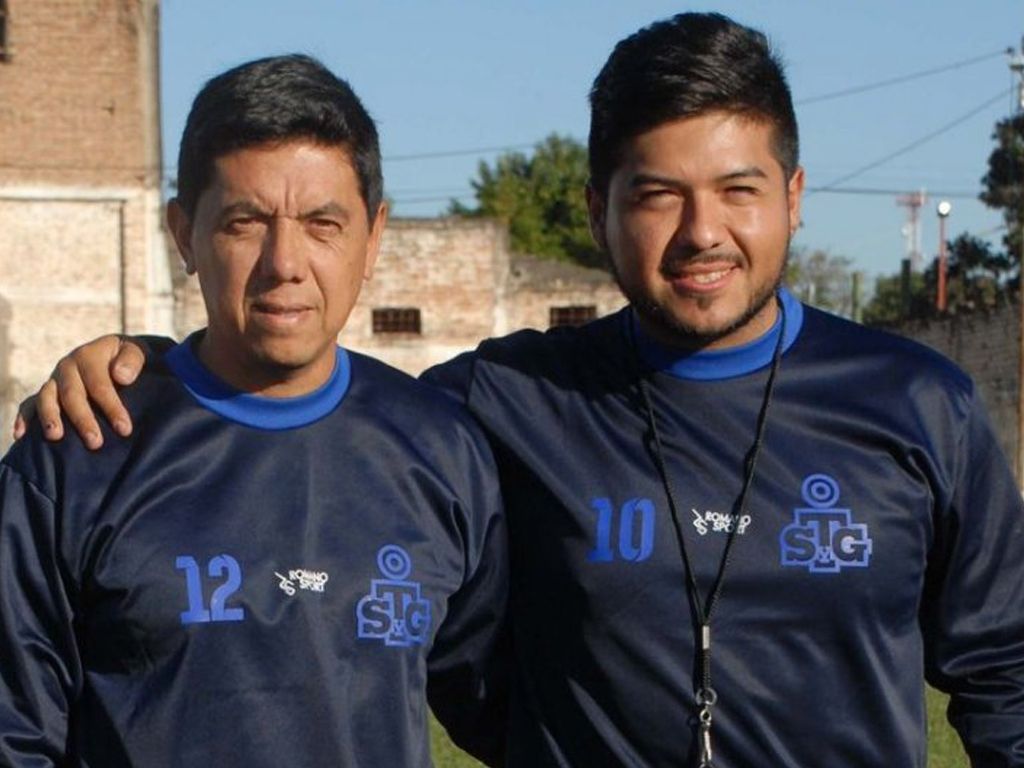 Carlos Morales Santos (izquierda)