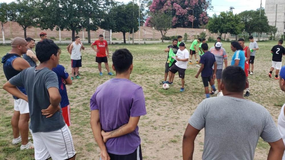 El Club Malvinas prueba jugadores para la primera división