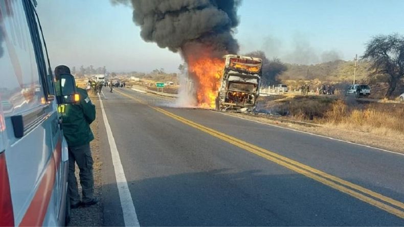 Incendiaron un colectivo en Trancas, Tucumán&nbsp;