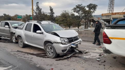Todo Jujuy | Avenida Savio: cuádruple choque en cadena sin heridos