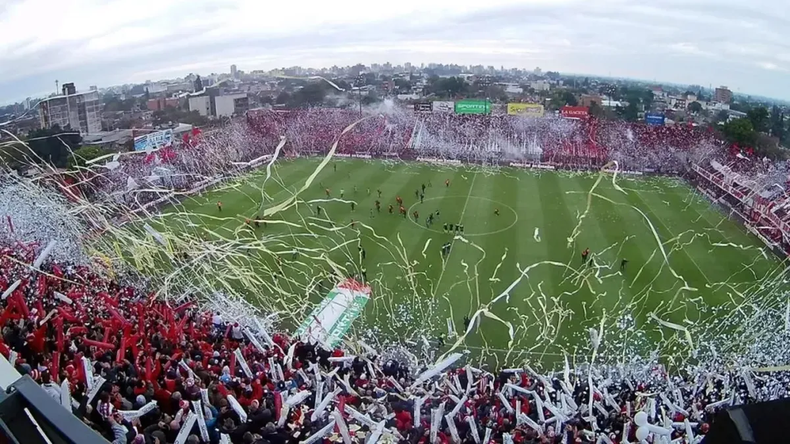 Hinchada de San Martín de Tucumán.