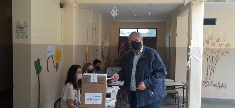 El vicegobernador Carlos Haquim emitió su voto en Yala.