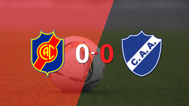 Colegiales y Alvarado igualaron sin goles en el marcador