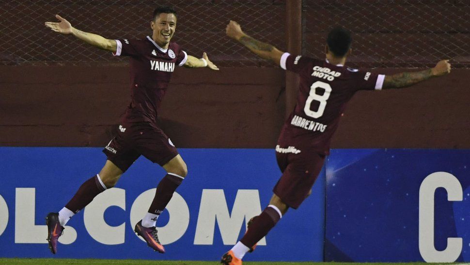 Lanús le ganó a Junior, sacó la primera ventaja y se ilusiona con seguir