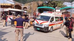 Al menos 25 personas murieron y 120 resultaron heridas por una explosión por un&nbsp;ataque suicida en Pakistán.