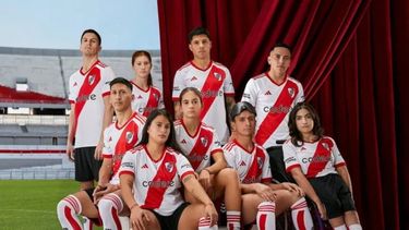 River presentará su nueva camiseta frente a Barracas Central.