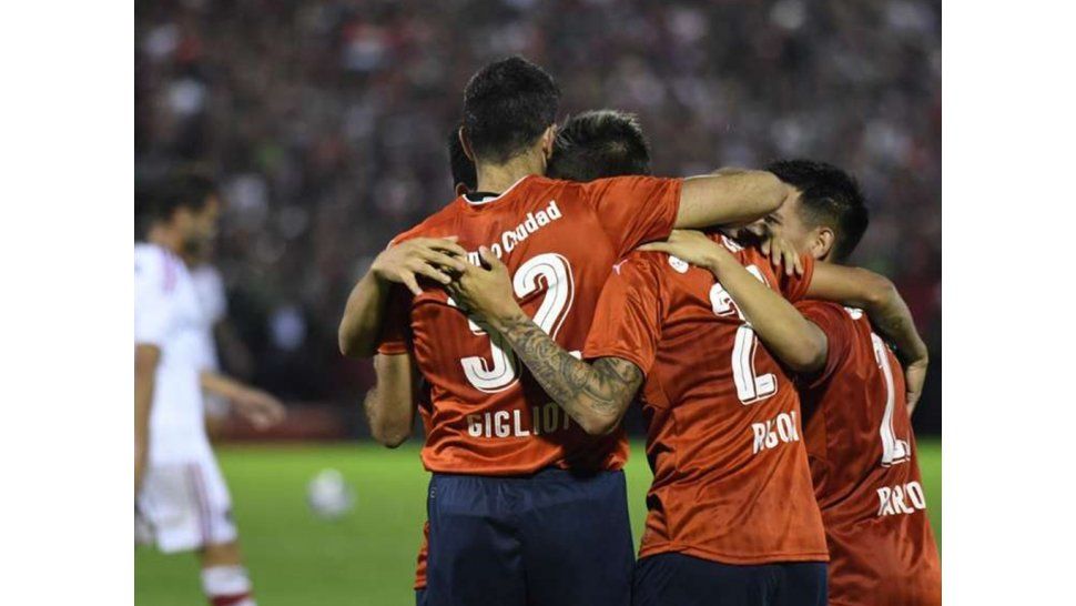 Goleó el "rojo"