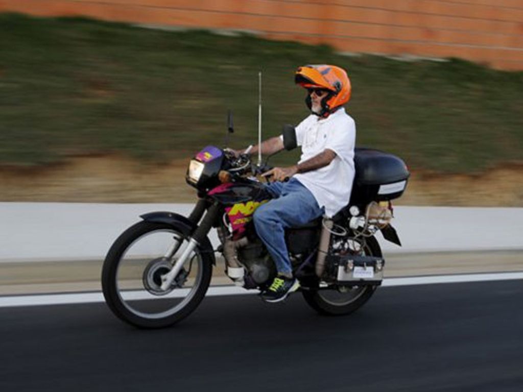 Una moto funciona con agua