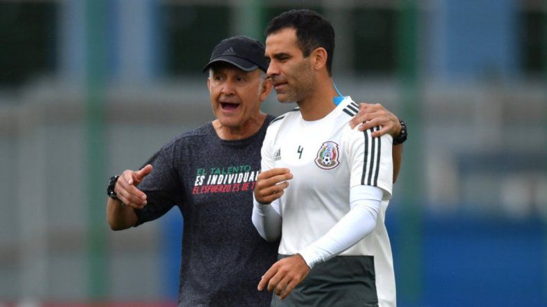 Rafa Márquez entrena con otra ropa y no puede tomar las mismas bebidas