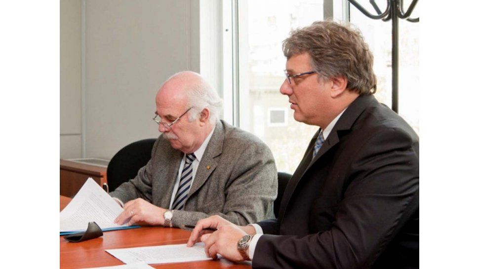 Romarovsky junto a Casamiquela