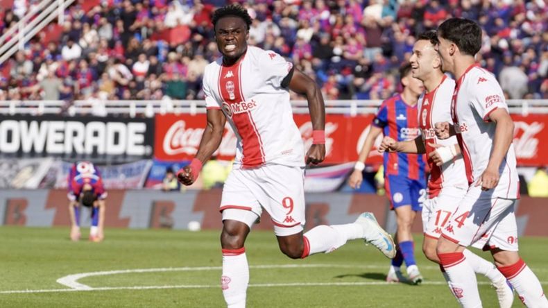 Huracán se quedó con el clásico ante San Lorenzo