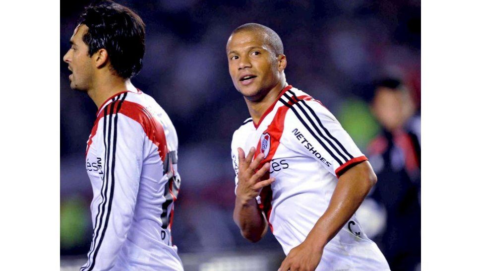 Carlos Sánchez se mantiene como titular