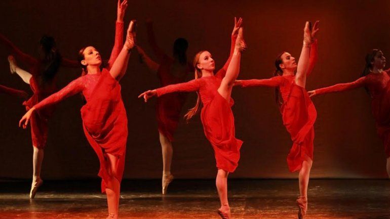 Movida por el día de la danza
