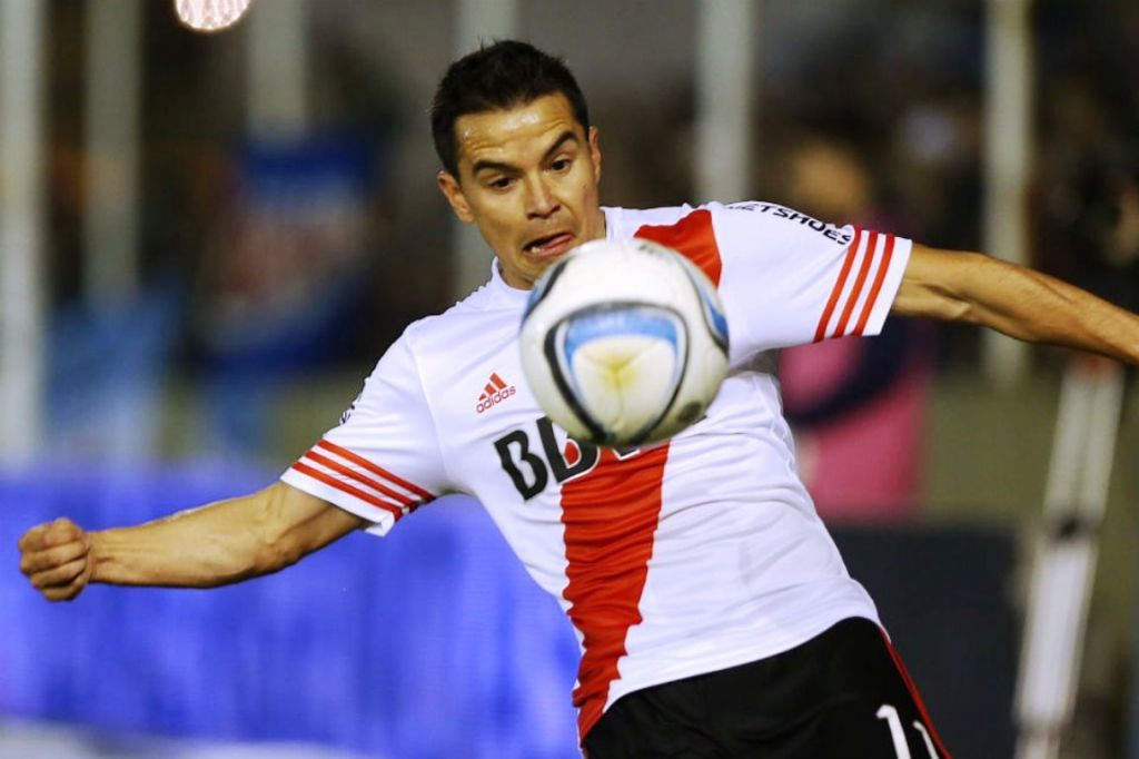 Saviola va desde el arranque