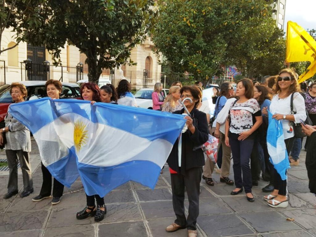 Marcha por plaza Belgrano