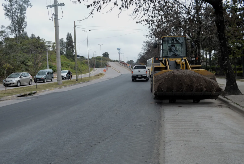 Trabajos en calles y rutas de la provincia Repavimentación en avenida Bolivia