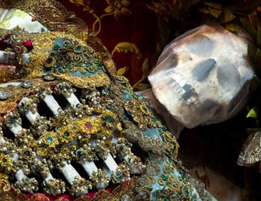 Los esqueletos de las catacumbas de Roma