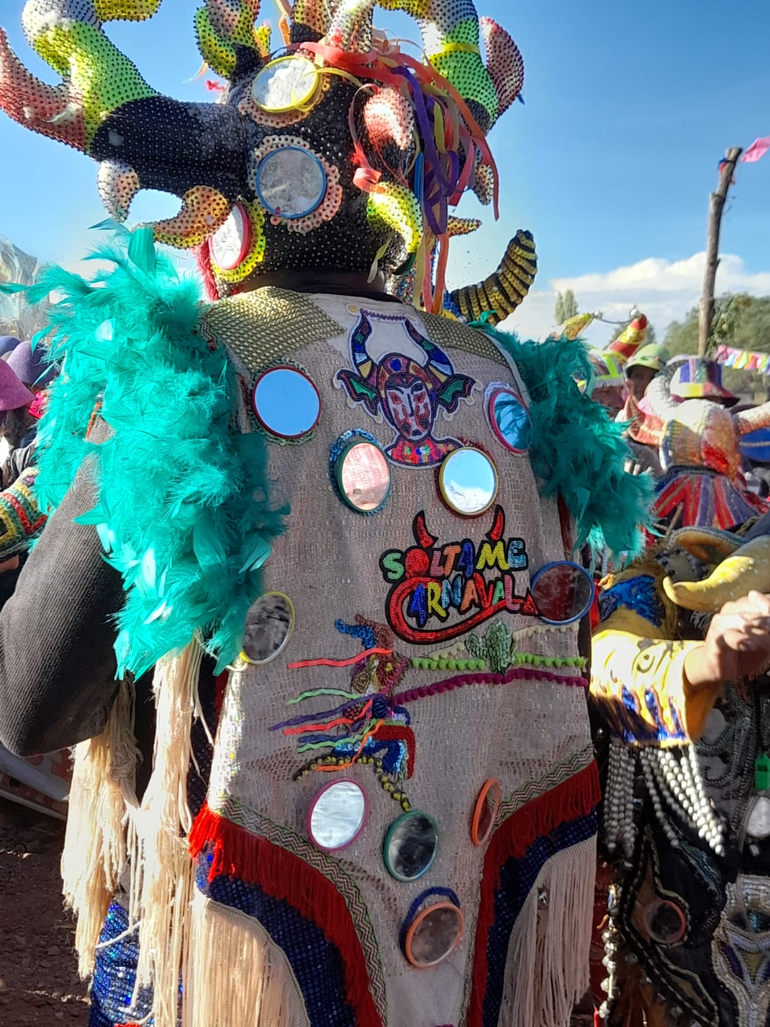 Uquía: un año más brillando con la bajada de diablos en carnaval