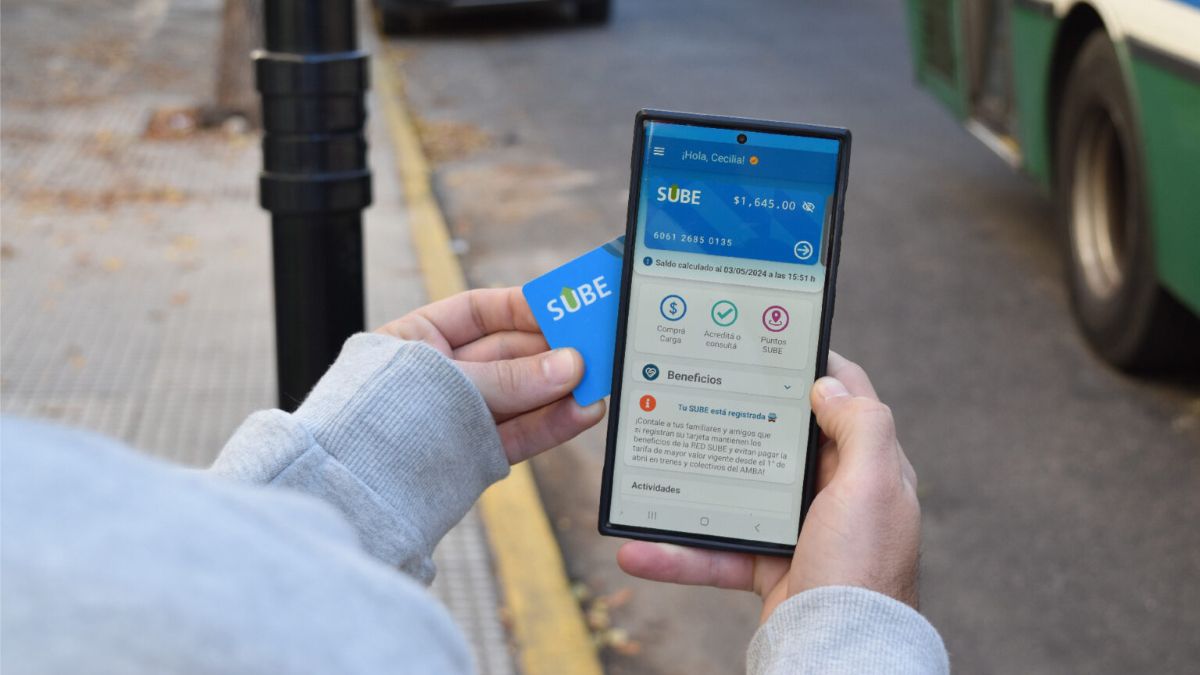 El sistema SUBE digital permite pagar el transporte público con el teléfono.