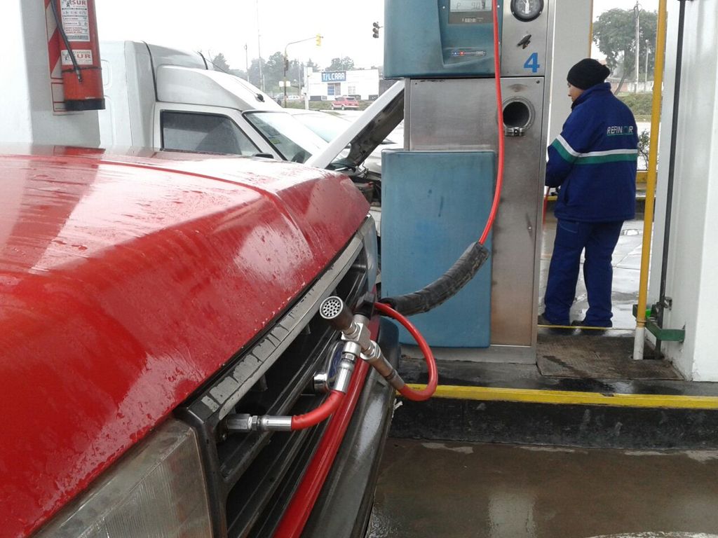 Baja el consumo de nafta y GNC