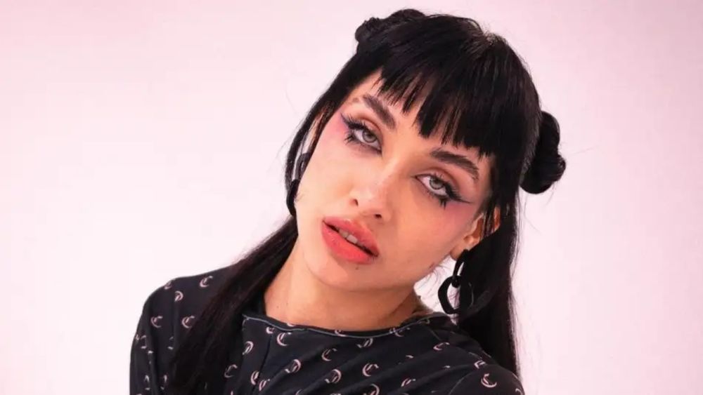 María Becerra se peleó con una actriz porno al ver que quería conquistar a su novio.