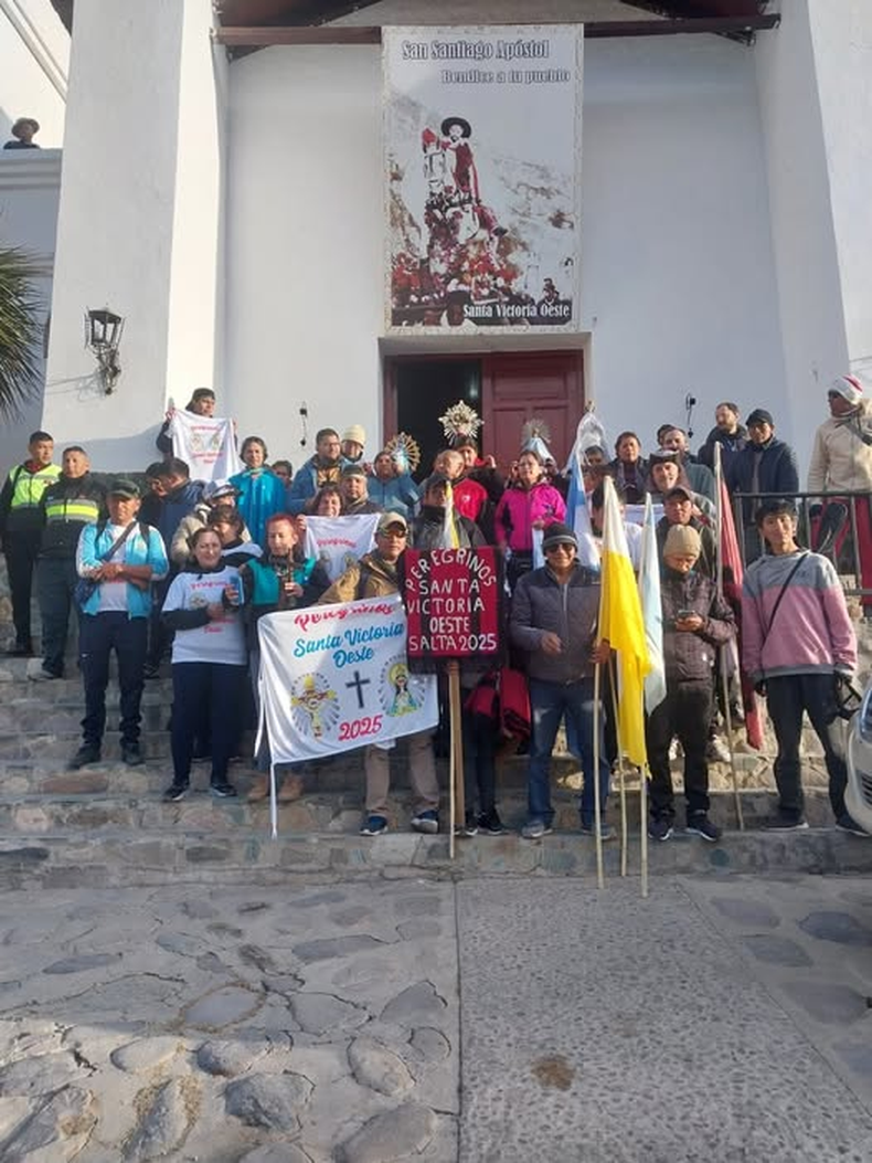 Un grupo de 49 peregrinos partió desde Santa Victoria Oeste hacia Salta. Recorrerán 500 km en 13 días con acompañamiento de salud, Policía y Defensa Civil.