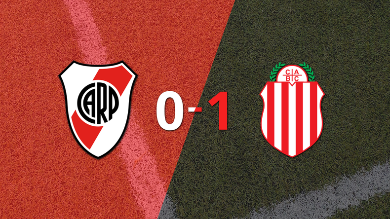 Barracas Central ganó por 1-0 a River Plate con el gol de Gonzalo Morales
