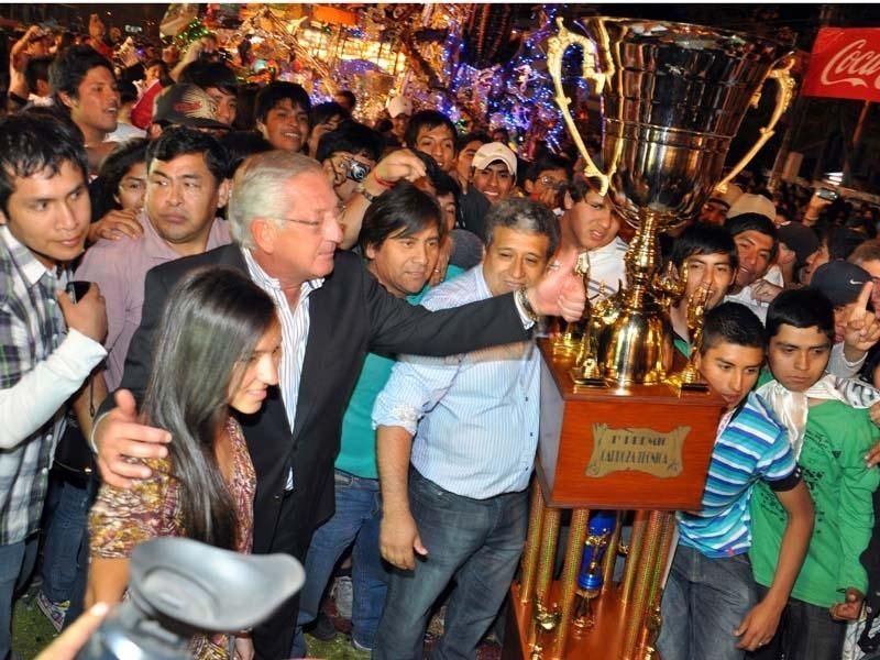 Fellner entrega el 1er pr