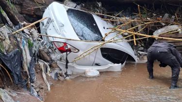 Temporal fatal en Tucumán: una pareja murió atrapada en su auto Temporal fatal en Tucumán: una pareja murió atrapada en su auto