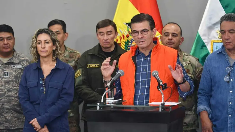 El presidente Rodrigo Paz, tras el “Gabinete de Crisis”. APG