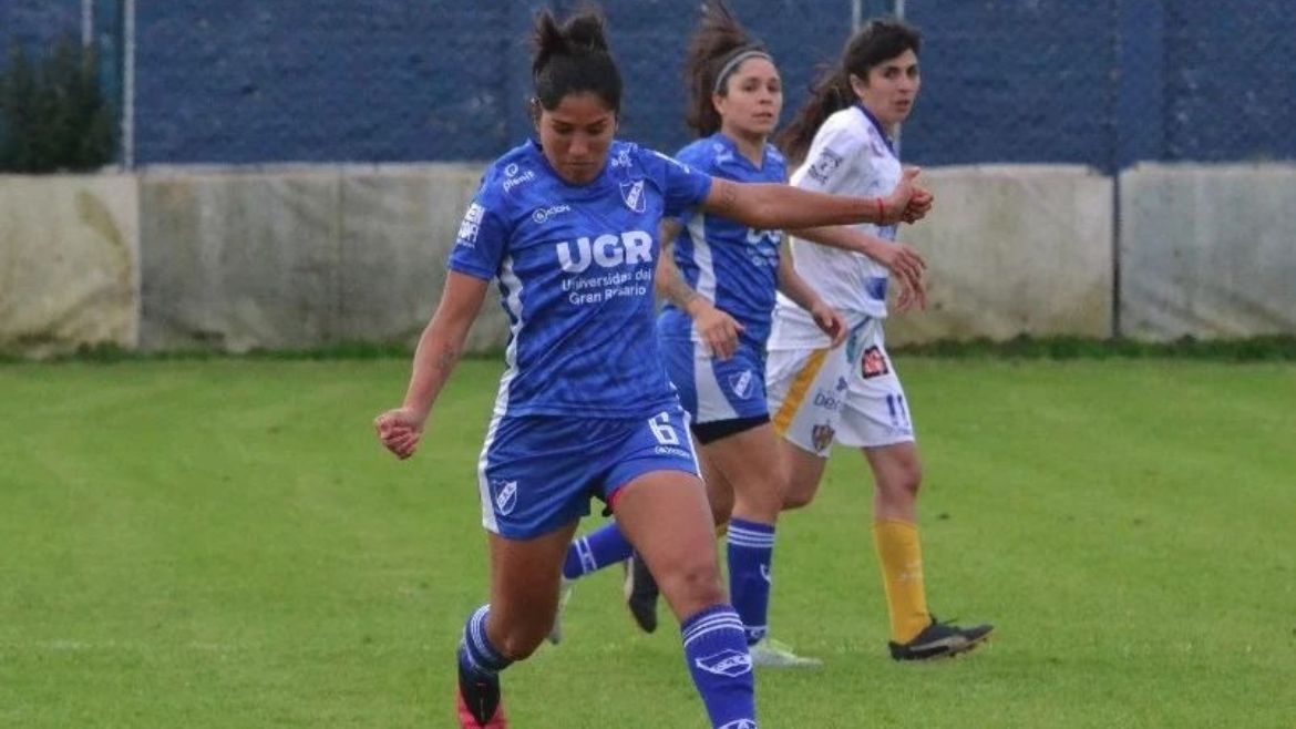Pamela Flores jugará para la Seleccion de Bolivia de fútbol femenino