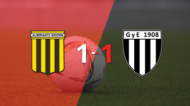 Gimnasia (Mendoza) rescató un empate agónico frente a Almirante Brown