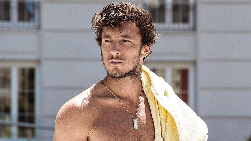 Pico Mónaco, de fiesta con una sensual española: ¿ya se olvidó de Pampita?